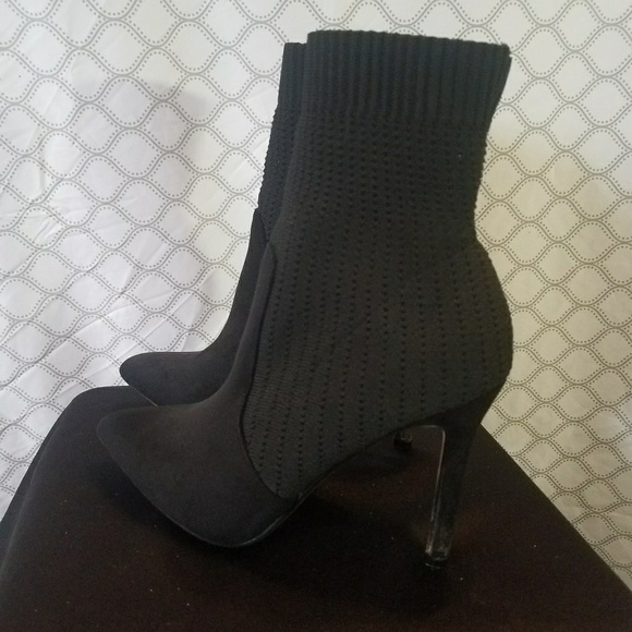 Booties / Heels - Picture 3 of 4